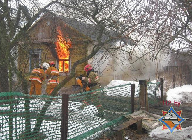 В г. Бресте на ул. Тришинской произошел пожар, а в Пинском районе сгорел дом