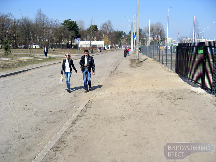 Тротуар между ул. Рокоссовского и ул. Жукова пока не появится