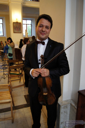 В Бресте прошёл концерт известного скрипача Тиграна Майтесяна