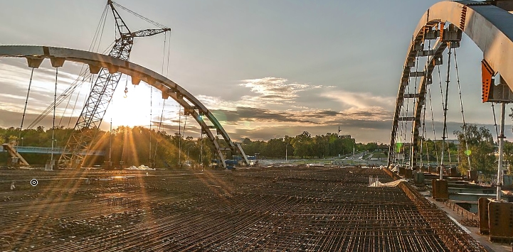 Вечер на строительстве нового моста через р. Мухавец