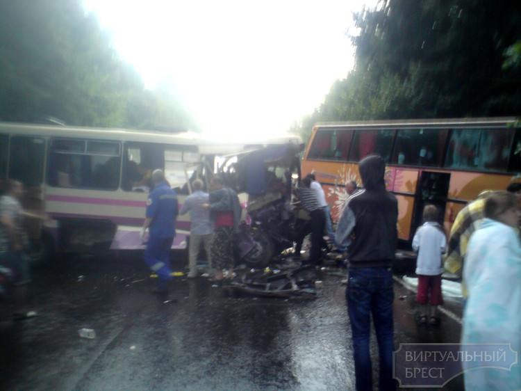 На дороге Доманово-Ковель столкнулись два автобуса: погибли семь человек