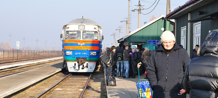 Брестчане рвутся на Украину, железная дорога увеличивает составы