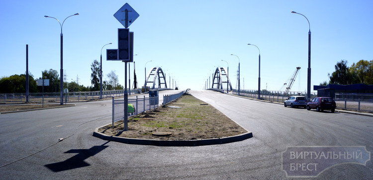 Мост через Мухавец, скорее всего, не откроют в эти выходные, как обещано, однако...