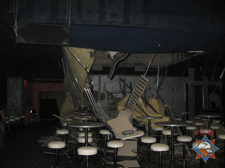 В Бресте в ночном клубе произошло обрушение подвесного потолка, пострадали два человека
