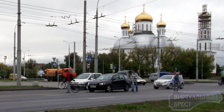 На Московской сбили велосипедиста, прямо на переходе