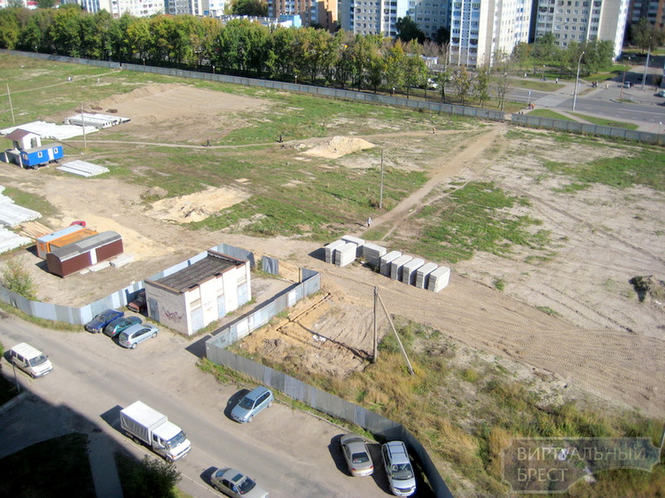 Началось строительство торгово-развлекательного центра по ул. Гаврилова