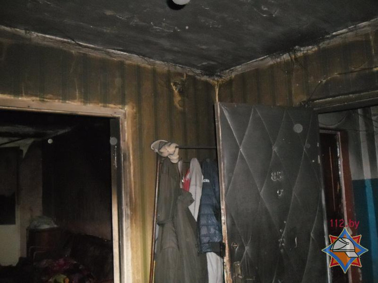 В Микашевичах сосед спас на пожаре семью из трех человек