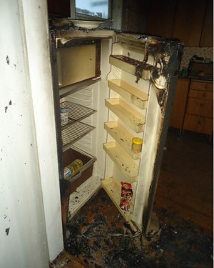На пожаре, возникшем из-за короткого замыкания холодильника, спасен житель Ружан