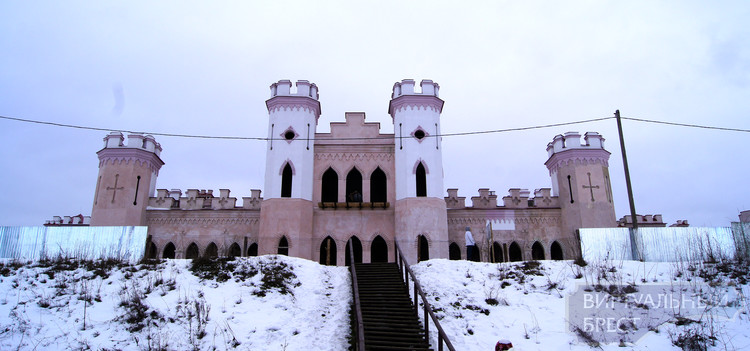 Идёт восстановление одного из роскошнейших замков Беларуси – Дворца Пусловских -фото