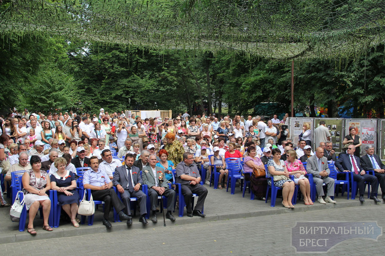 В парке деревни Скоки отпраздновали 70-летие освобождения Брестского района