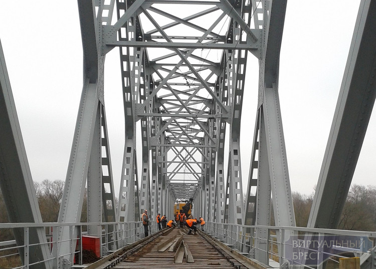 БЖД завершила переустройство моста через Западный Буг