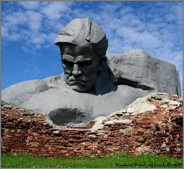 50 лет назад Брестской крепости присвоили звание "крепость-герой"