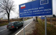 Поляки на границе задерживают автомобили белорусов
