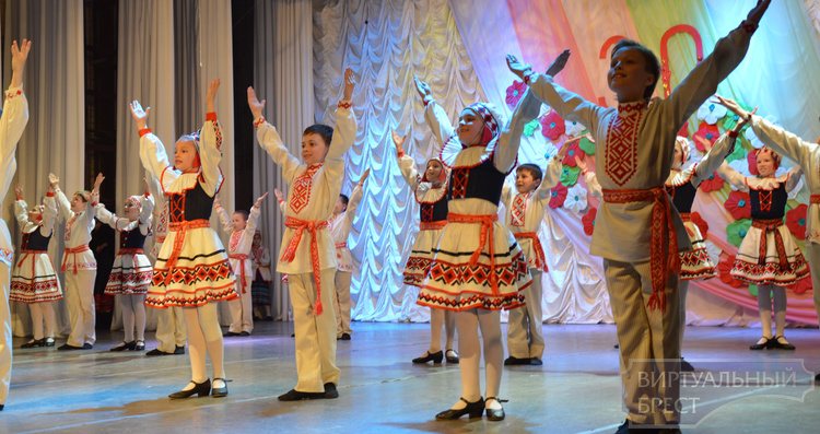 30-летний юбилей отметил образцовый ансамбль народного танца «Праменьчык»