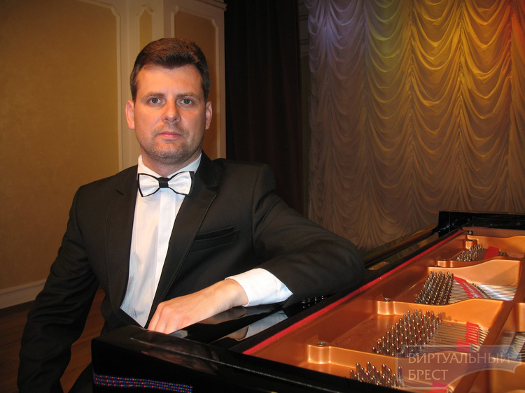 Пианист с мировым именем Юрий Блинов дал концерт в Бресте