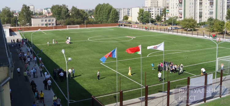 В Бресте открыли новое футбольное поле - стадион БОЦОР
