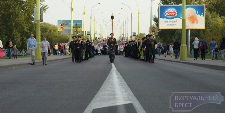Крестный ход в честь Афанасия Брестского прошёл по улицам города