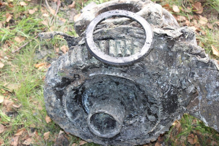 На окраине Бреста откопали фронтовой бомбардировщик