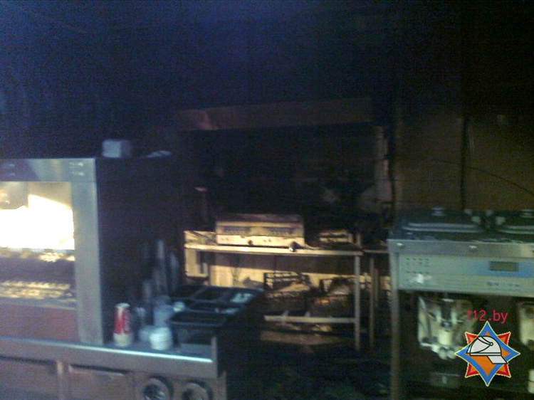 В Бресте из-за пожара в кафе эвакуировано 40 человек из соседнего гриль-бара