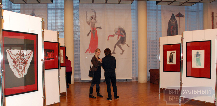 Выставочная экспозиция «Анджей Струмилло. Посвящение театру» открылась в Бресте