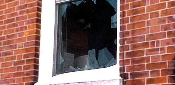 Пинчанин умер, пытаясь выбраться из дома через окно веранды