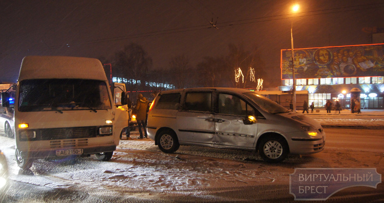 ДТП на Московской: движение было блокировано у Ледового