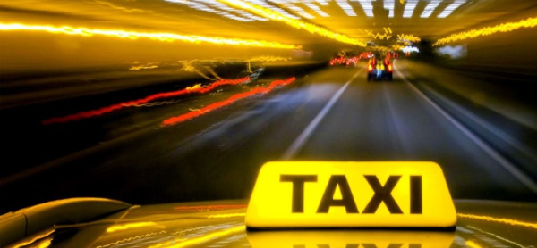 На ул. Суворова водитель такси сбил 59-летнего пешехода