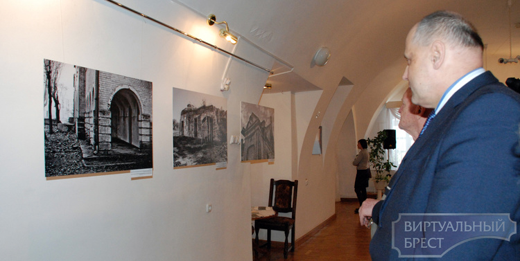 1 апреля открылась выставка «Брест на перекрестке культур»