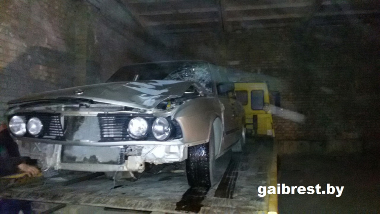 Ночью был обнаружен автомобиль БМВ, насмерть сбивший женщину на "зелёной"