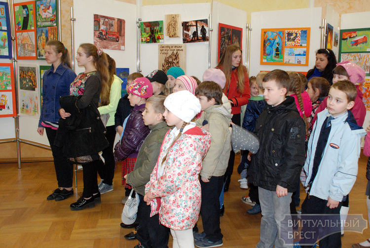 Международная выставка рисунков молодежных добровольных пожарных команд открылась в Бресте