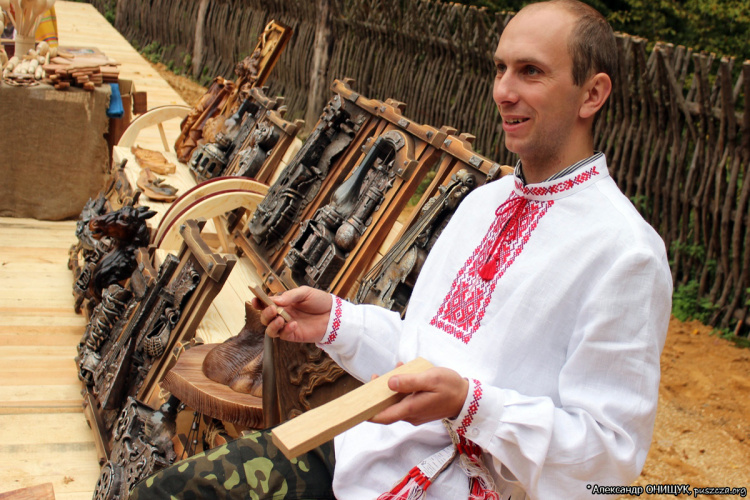 В Год культуры ремесленников изгнали из Беловежской пущи