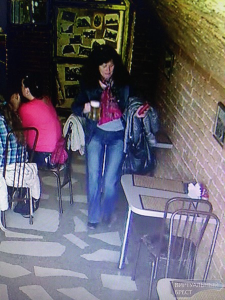 Женщина подозревается в краже планшета из кафе крепости
