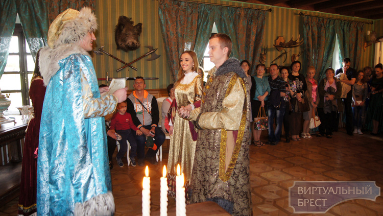 Регистрация брака в стиле Сапегов XVIII века прошла в Ружанском дворце