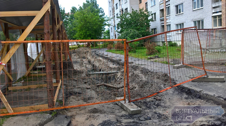 Жильцы дома по ул. Суворова 114 в шоке от развернувшейся у них под окнами стройки
