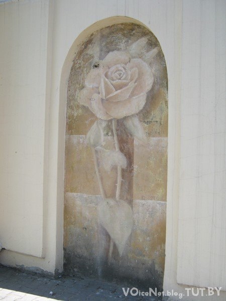 Ушла в историю брестская "роза в арке" на ул. Комсомольской