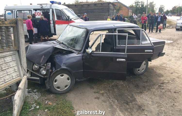 16-летний подросток на "Жигулях" в Ольшанах, уходя от погони ГАИ, сбил велосипедиста