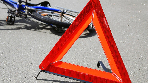 В Ольшанах водитель, выполняя обгон, сбил велосипедиста