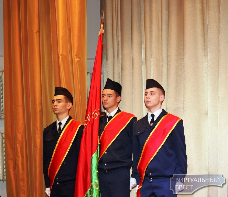 Торжественная церемония посвящения в кадеты учащихся пятых классов СШ № 28