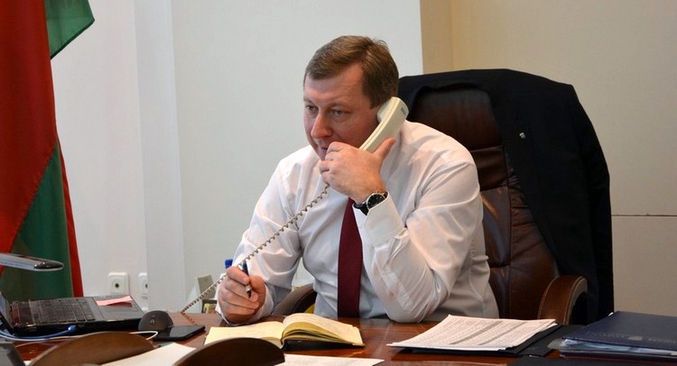 Прямую телефонную линию с жителями города провёл мэр Бреста Александр Рогачук
