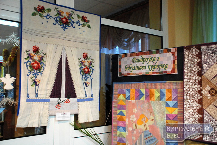 Три выставки лоскутного шитья открылись в детской библиотеке