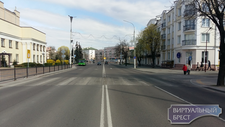 На ул. Ленина закрыли пешеходный переход у театра драмы