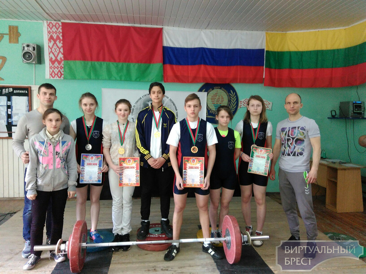 Олимпийские дни молодежи Брестской области по тяжелой атлетике состоялись в Бресте