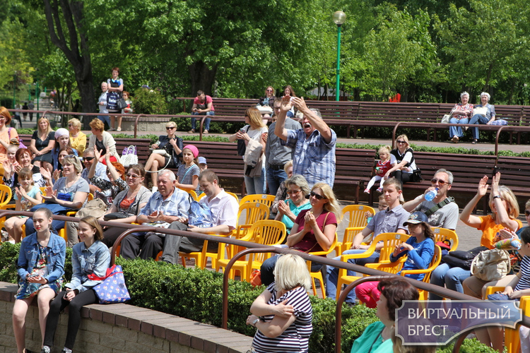 Спортивно-музыкальный фэст устроили 21 мая в брестском парке