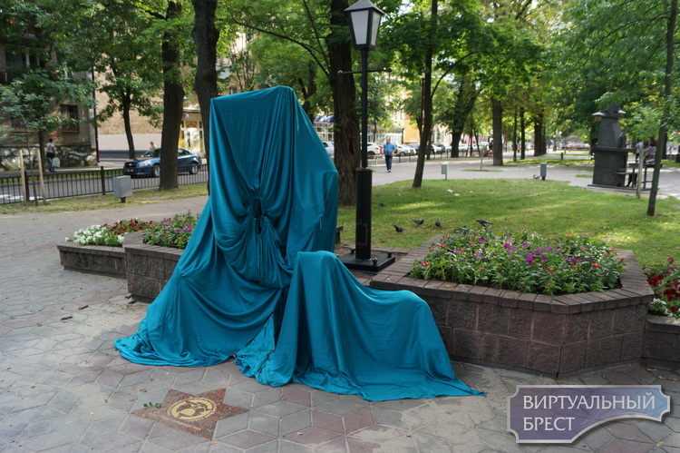 На улице Гоголя откроют новый фонарь-скульптуру - приоткрываем "завесу" тайны