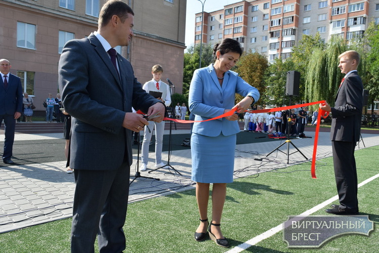 В СШ №7 г. Бреста 1 сентября открыли новый спортивный городок
