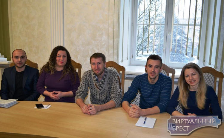 Глава администрации Ленинского района г. Бреста Геннадий Борисюк встретился с молодежным активом района