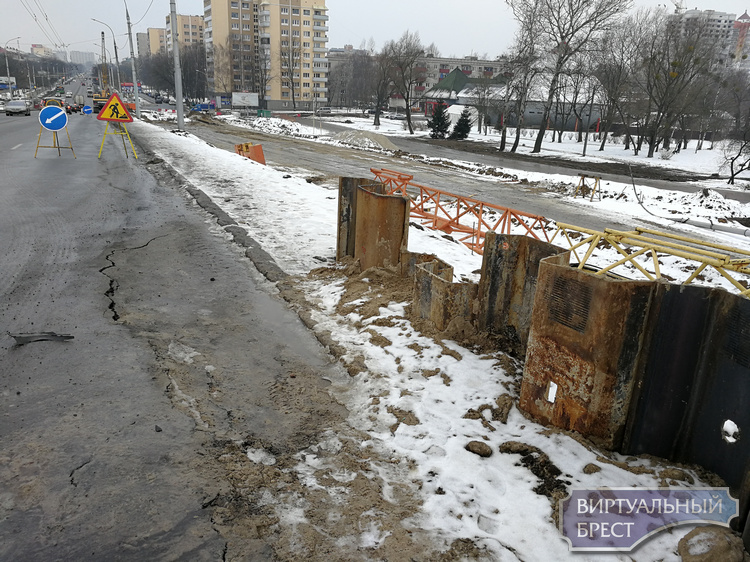 Кобринский мост укрепили, Машерова до остановки МОПРа перекрыли для пешеходов