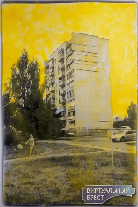14 июня состоится открытие выставки Семена Мотолянца "Временная разметка пуб/личного пространства желтой краской"