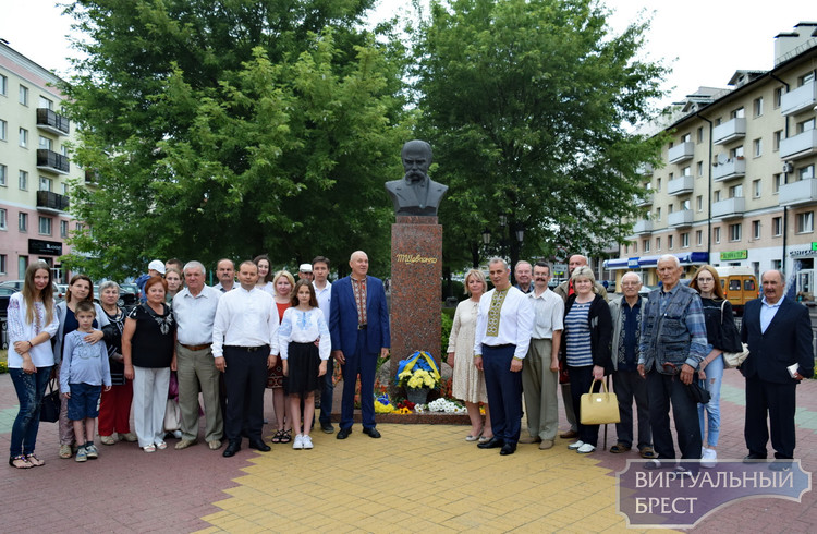 День конституции Украины отметили в Бресте 28 июня