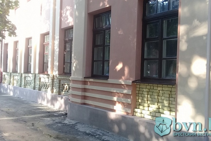 В здании бывшего суда на Будённого восстановили даже исторический цвет стен